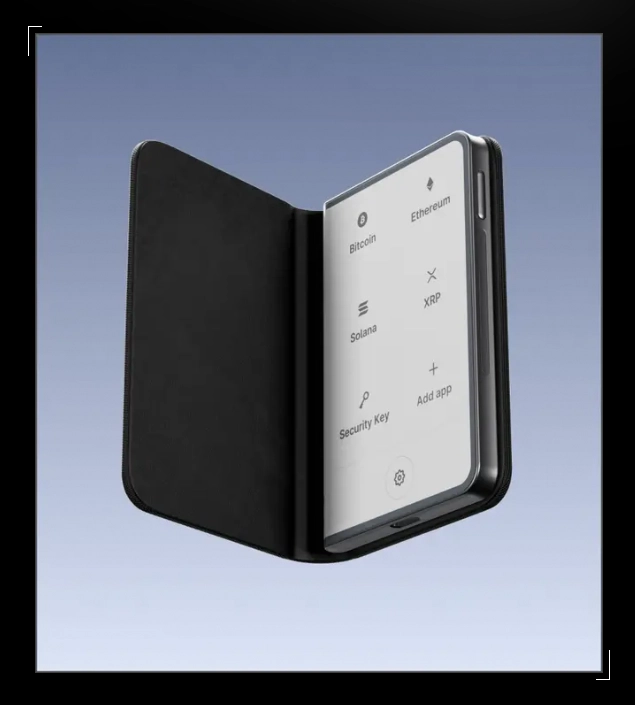 Der Ledger Stax ist die Premium-Hardware-Wallet aus dem Hause Ledger mit maximalem Funktionsumfang. 