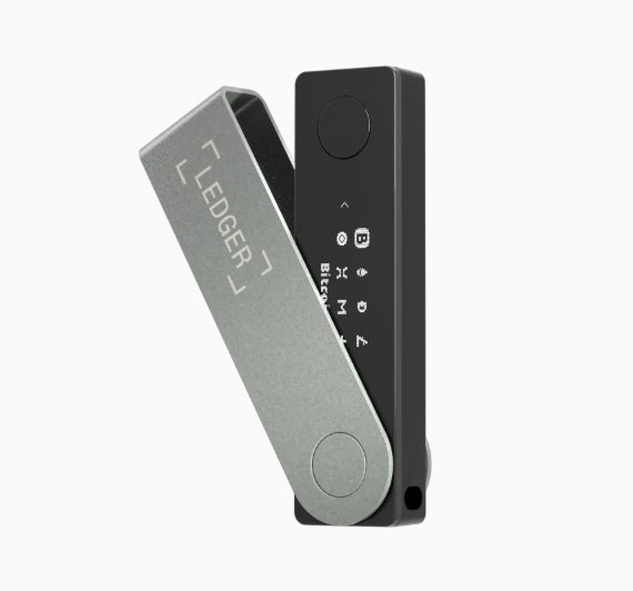 Standardmäßig wird der Ledger Nano X in Schwarz/Silber geliefert, optional gibt es aber auch andere Farbkombinationen. 