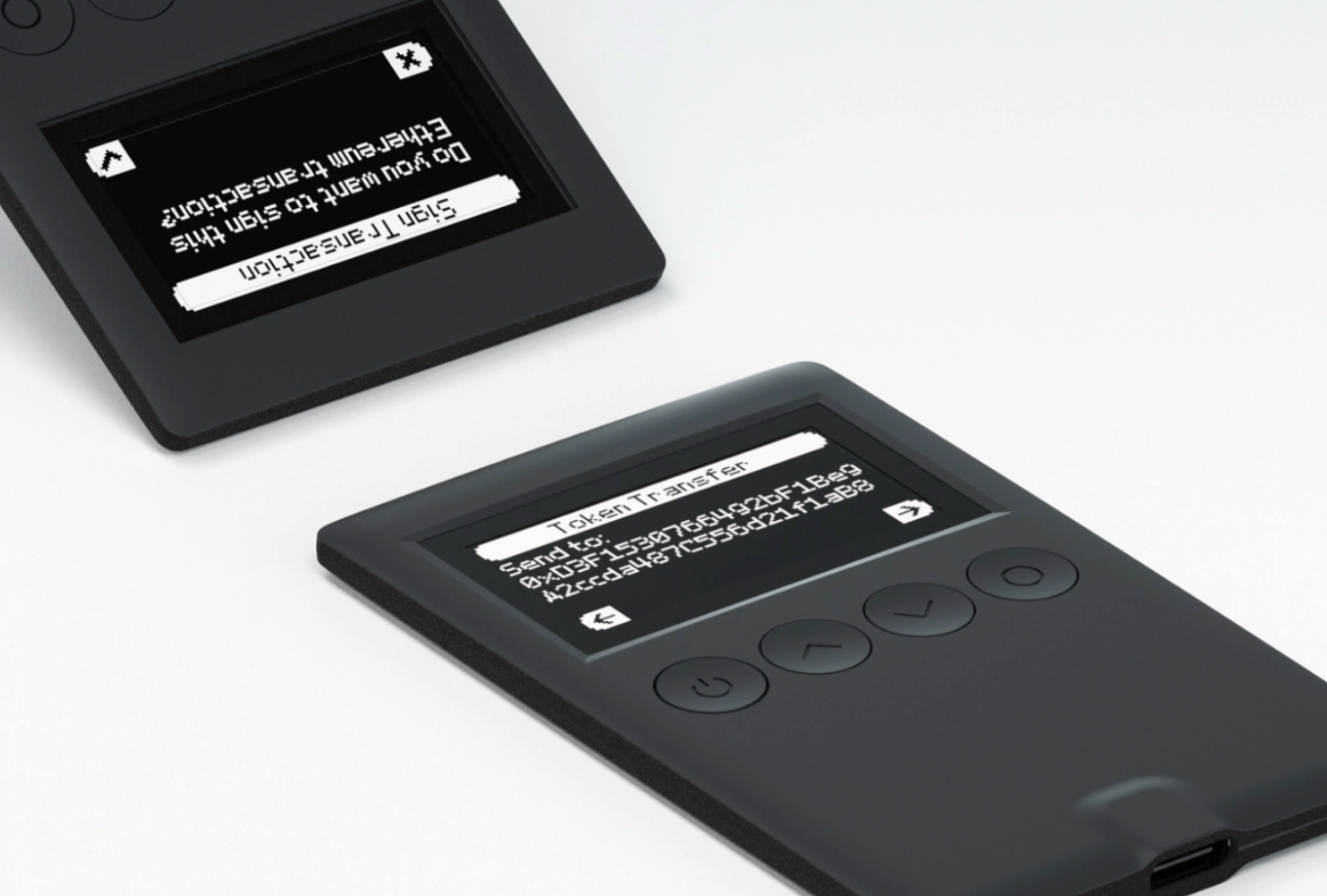 Anstelle eines Touchscreens setzt das OneKey Classic 1S auf haptische Tasten. 